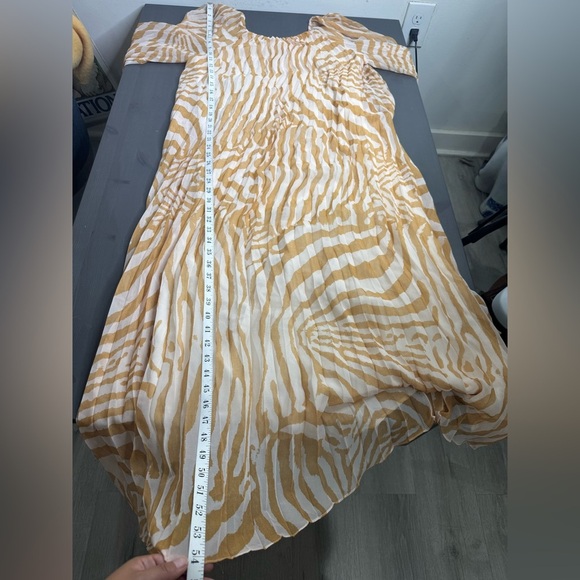 Sezane Julietta Long Sleeve Pleated Maxi Robe Dress Zebra - Picture 10 of 11